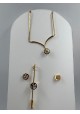 CONJUNTO DE PENDIENTES, COLGANTE Y ALFILER CHAPADOS EN DORADO