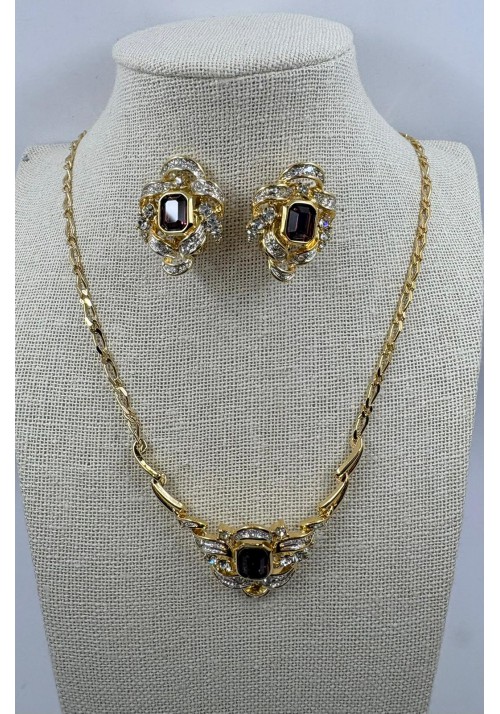 CONJUNTO DE PENDIENTES Y COLLAR DE METAL CHAPADO CON PIEDRAS COLOR