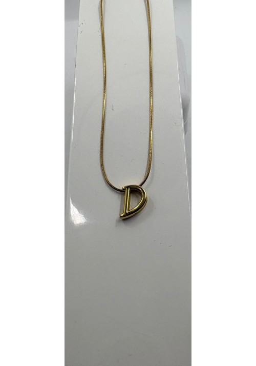 COLGANTE DE ACERO DORADO CON INICIAL LETRA D