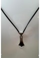 COLGANTE DE ACERO CON CORDON DE CUERO